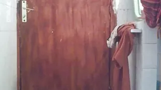 Alexis tira seu vest ...