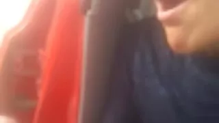A adolescente curvil ...