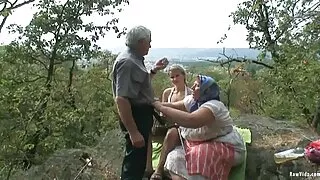 A namorada loira de  ...