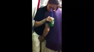 Garota lasciva ao la ...