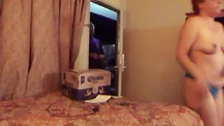 Duas garotas de cabe ...